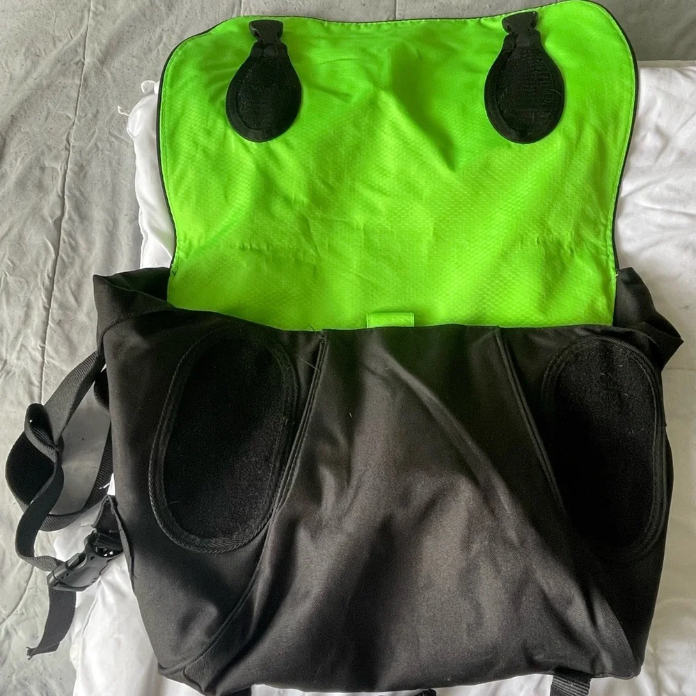 Black Green Razer Gamer Crossbody Computer Bag - Picture 2 of 4